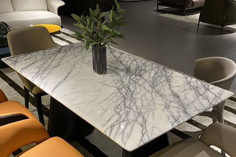 Milas lilac marble table