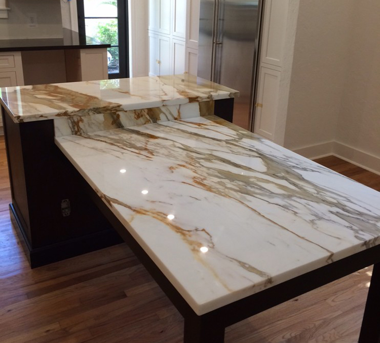 5i calacatta gold.jpg