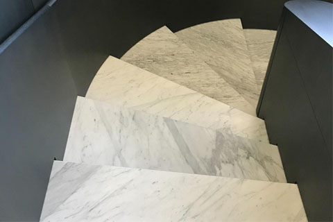 雪花白楼梯.jpg 雪花白楼梯.jpg