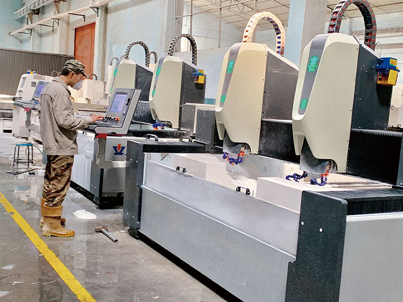 High-precision stone processing at YDSTONE factory.jpg High-precision stone processing at YDSTONE factory.jpg