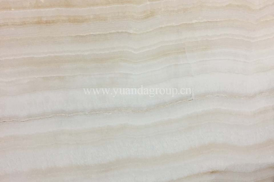 White wooden onxy